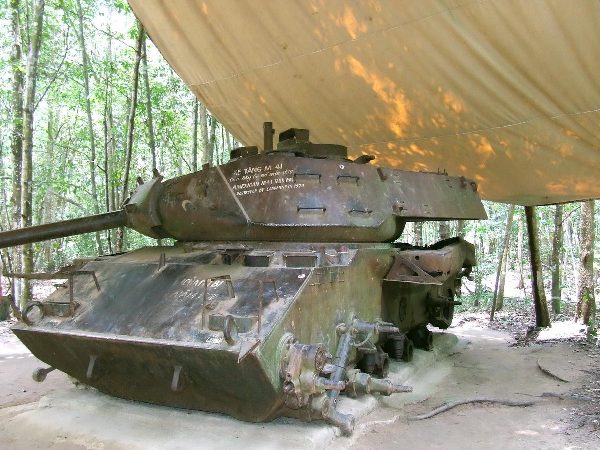 Cuchi tunnels