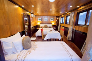 Aphrodite Cruises Halong Bay, Vietnam